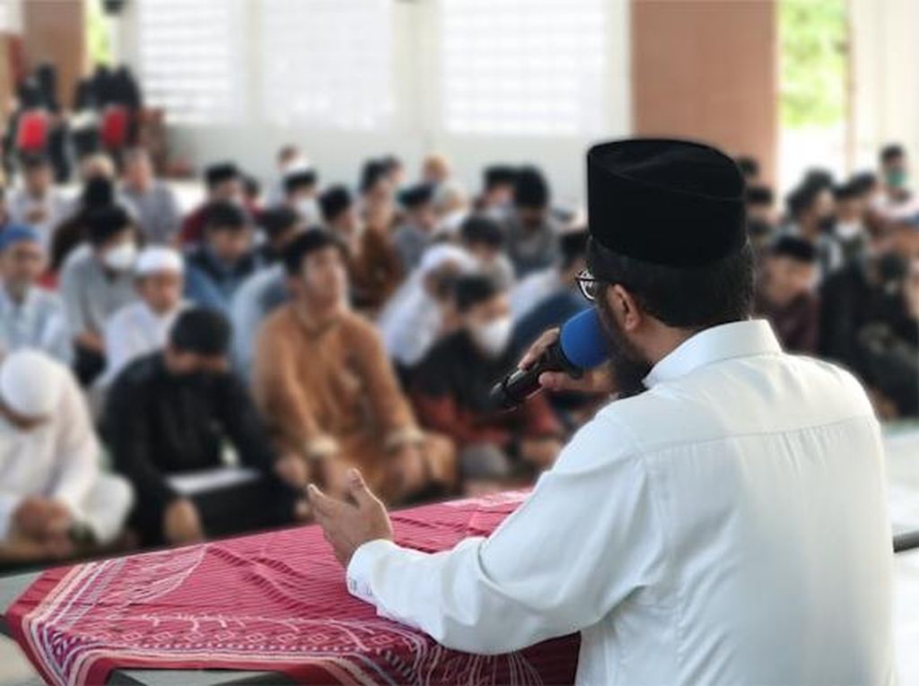 Contoh Teks Khutbah Jumat Bahasa Jawa Singkat tentang Ngregengaken Masjid